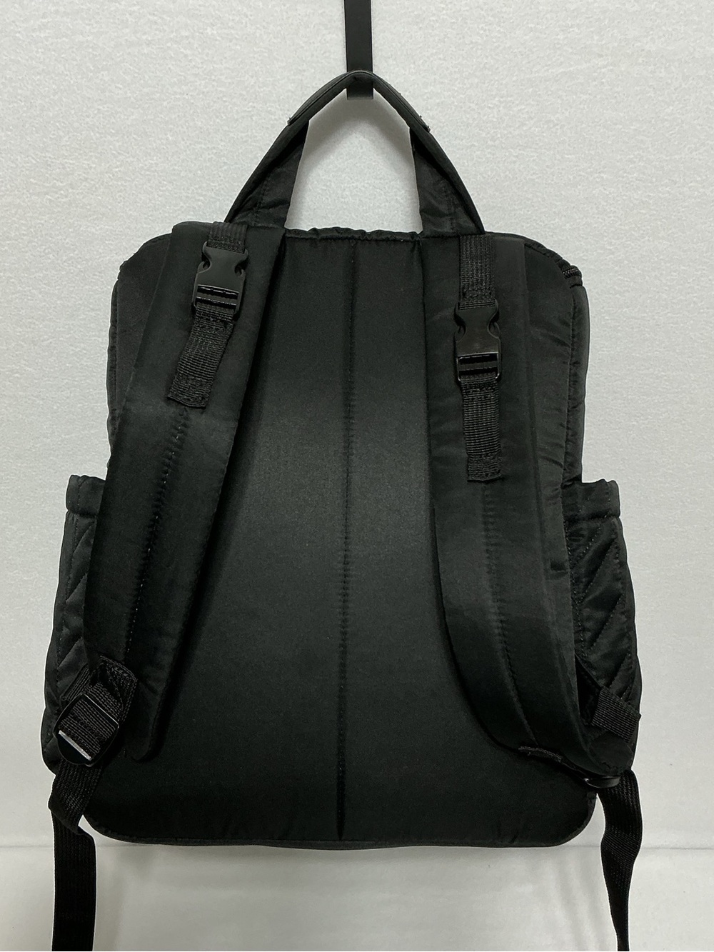 Skip Hop Black Quilted Diaper Bag Backpack With Changing Pad - Picture 3 of 16